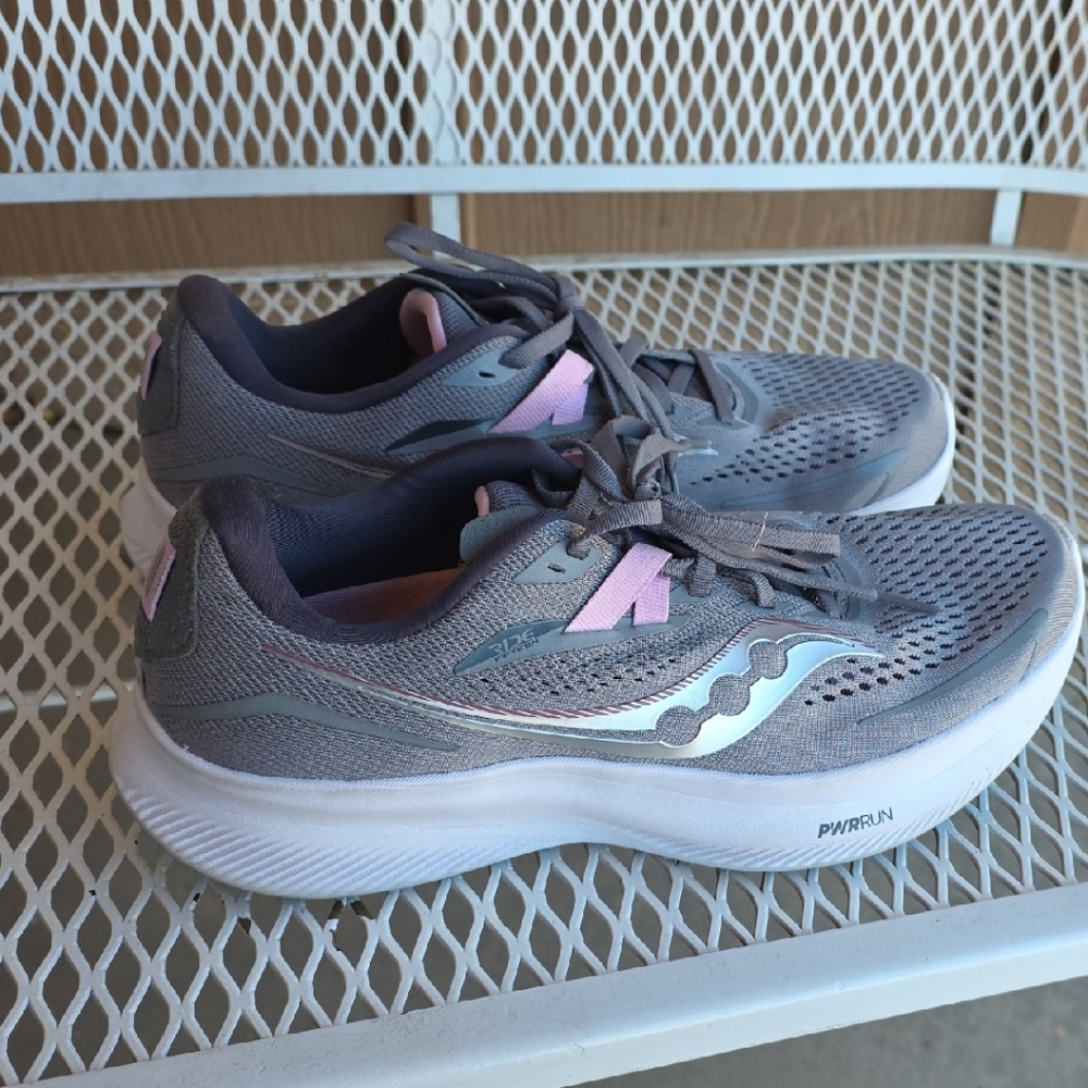 Saucony Women's Athletic Shoes in Gray and Pink